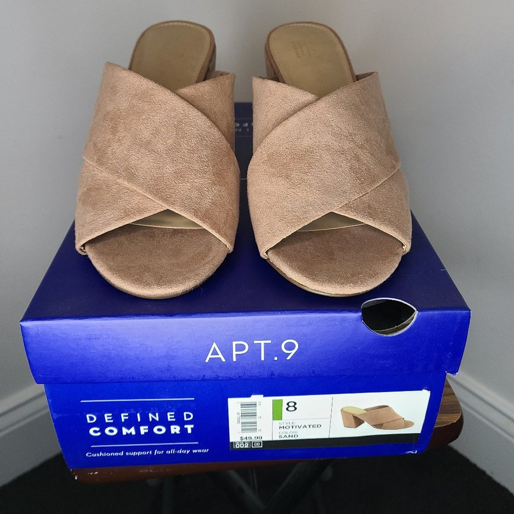 Brand New Womens Apt 9 Motivated Sand Heel Sandal Sz 8M